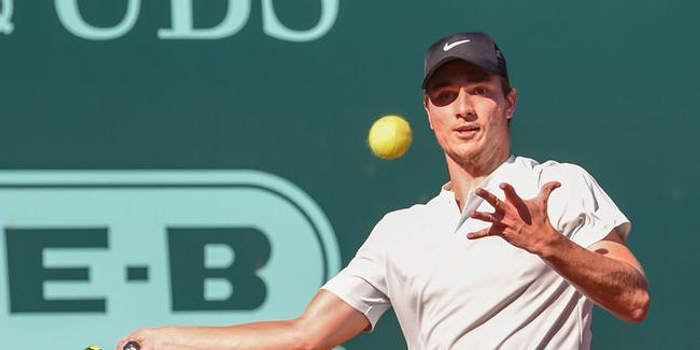  凯茨曼诺维奇发球上网组合拳见成效