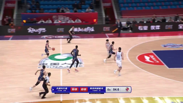  高芙青春风暴席卷赛场横扫前辈名将