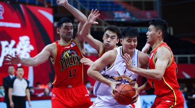  女子三人篮球联赛，上海队豪取十连胜