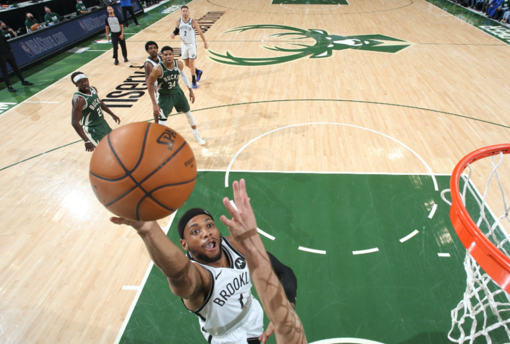  杜兰特关键球命中篮网险胜公牛